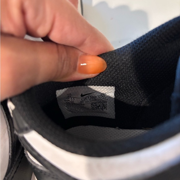 Nike Kids Dunk Low - Black and White Sneakers size 4 - Picture 4 of 7